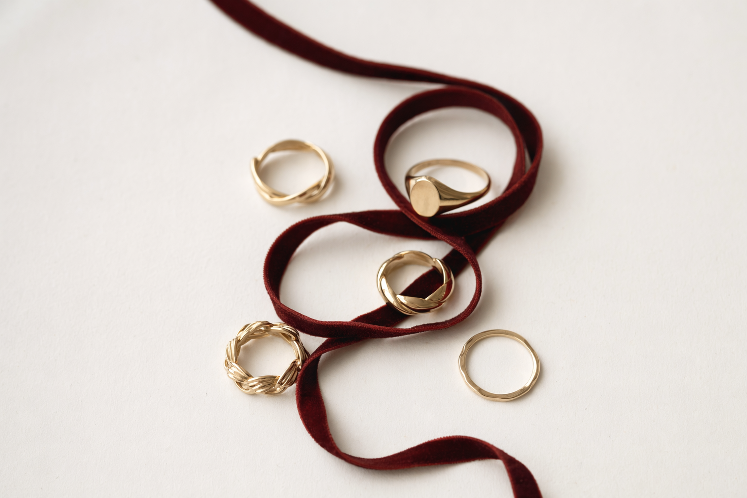 Altin Dokunus hero - luxury gold jewelry showcase